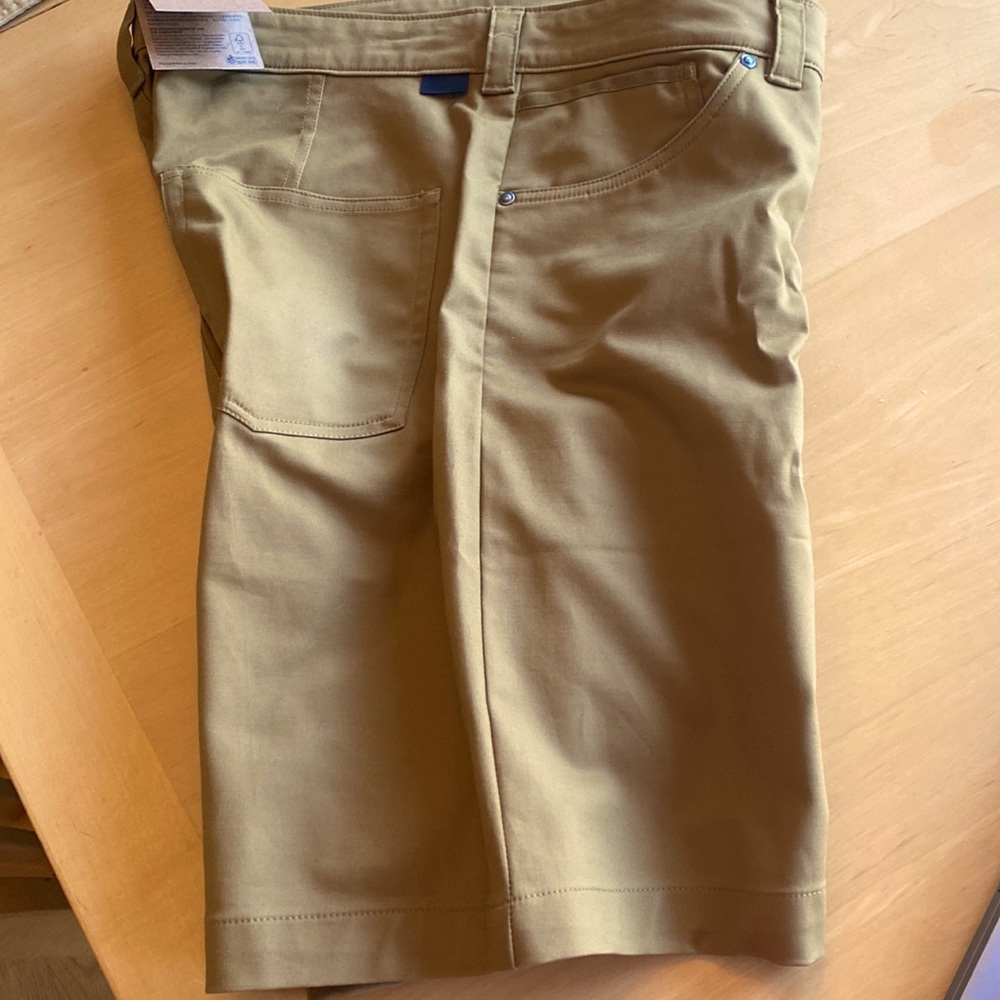 The North Face shorts NWT British Khaki